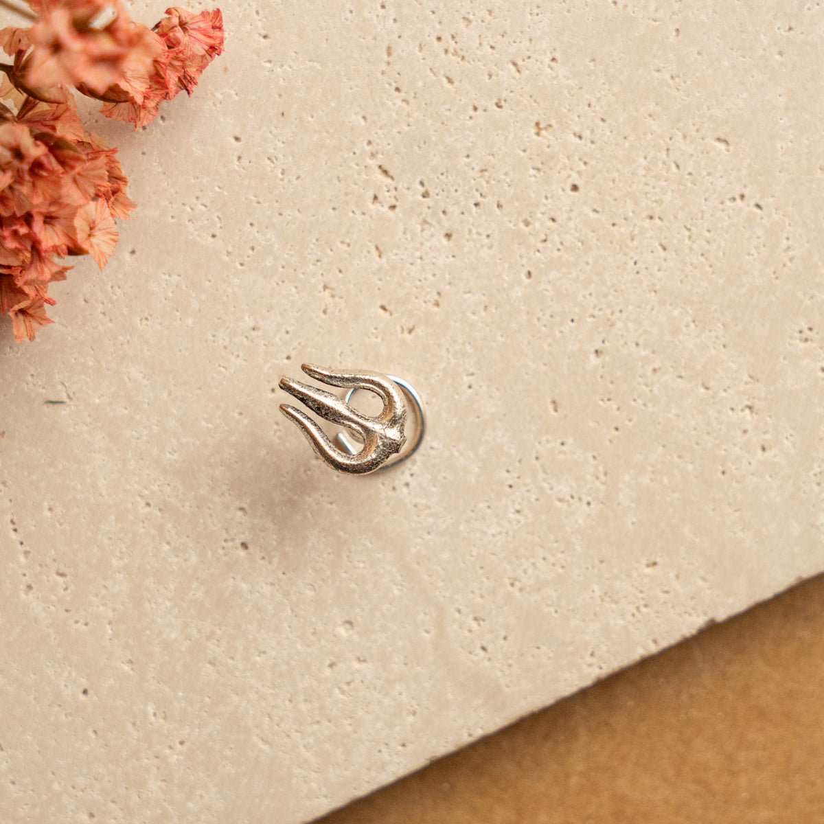 AZARI PIERCED NOSE STUDS NS97