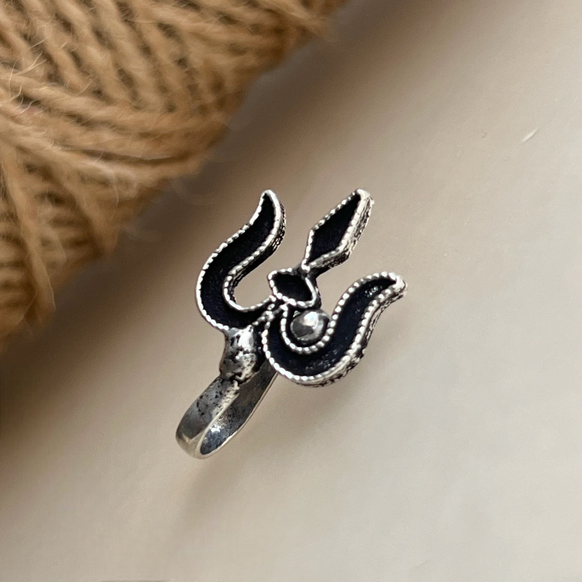 VINTAGE VOGUE TRIDENT CLIP ON NOSE STUDS NS01