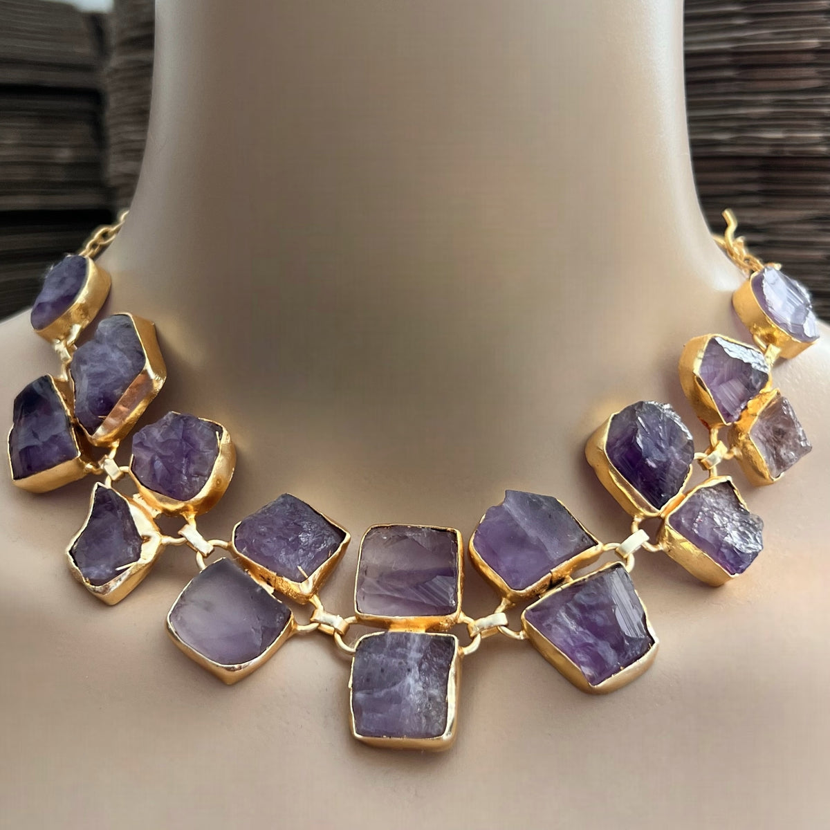 AVA 9 STONE SET HANDMADE HAND HAMMERED RAW STONE NECKPIECE LONG STONE SET WITH EARRING-NL239