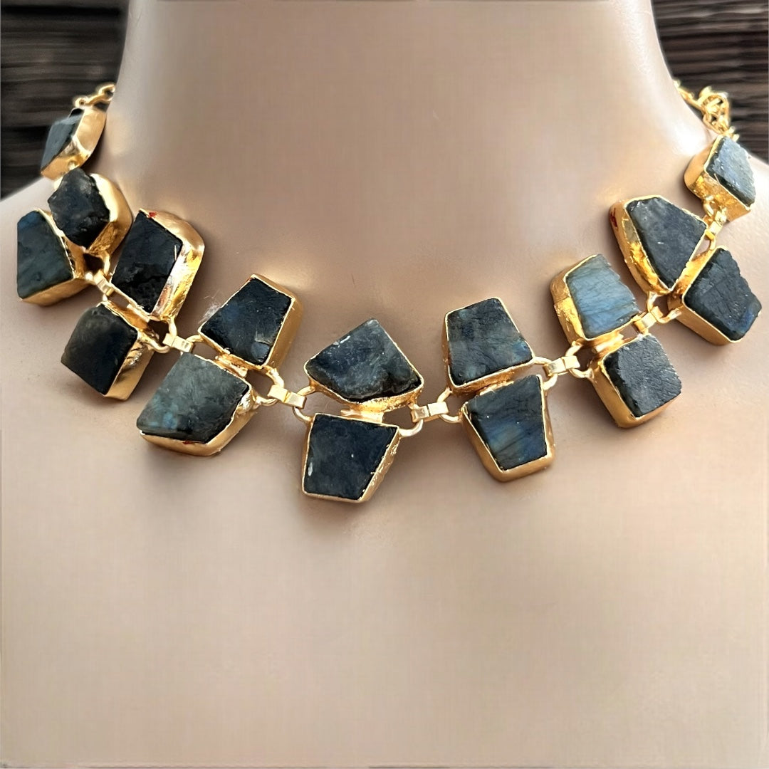 AVA 9 STONE SET HANDMADE HAND HAMMERED RAW STONE NECKPIECE LONG STONE SET WITH EARRING-NL239