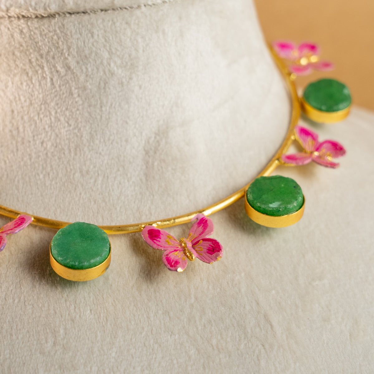 ARELY BIJOUX RAW STONE HANDMADE HANDPAINTED HASLI NECKPIECE WITH EARRINGS CH308