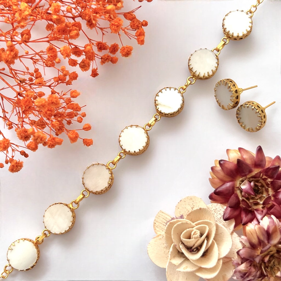 RIMMALA HANDMADE HAND HAMMERED MOP SHELL NECKPIECE SET WITH EARRING NL240