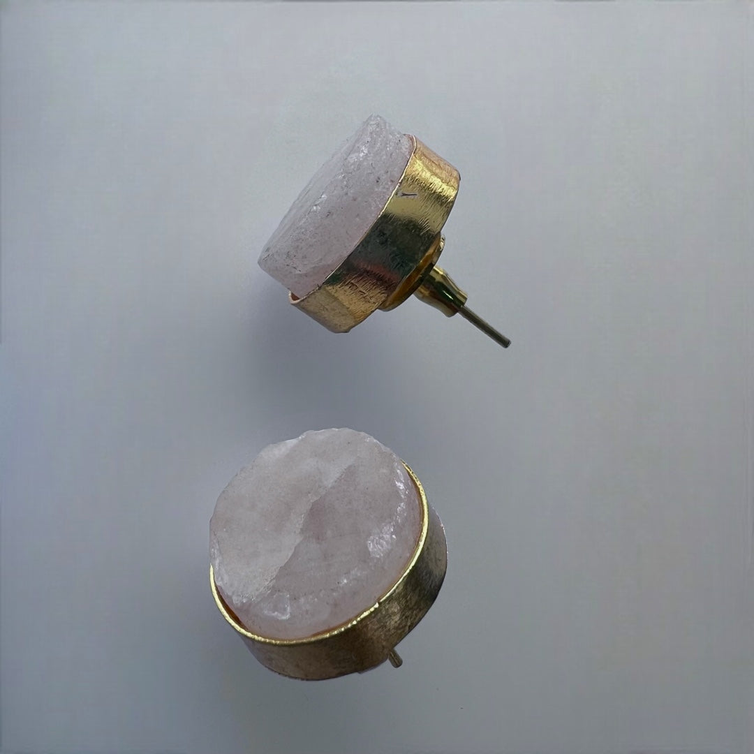 EARTHY ESSENCE RAW STONE NATURAL STONE GOLD TONED STUDS ER220