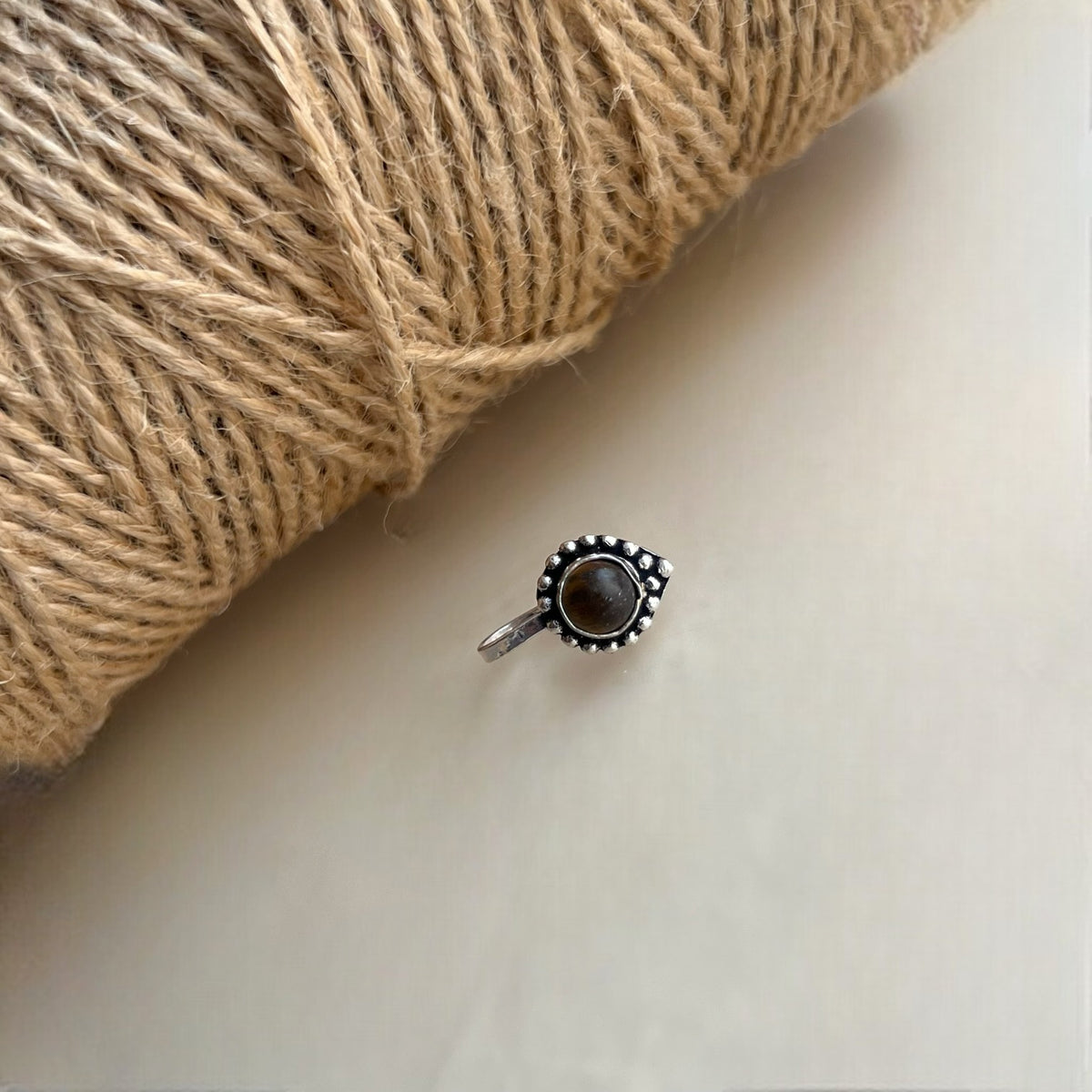 VIHI TIGER PETER STONE SEMI PRECIOUS CLIP ON NOSE STUDS NS24