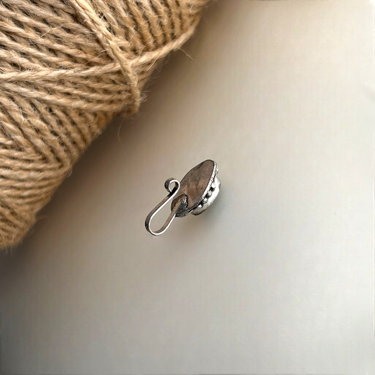 SWATY TWEET SEMI PRESICIOUS CLIP ON NOSE STUDS NS28