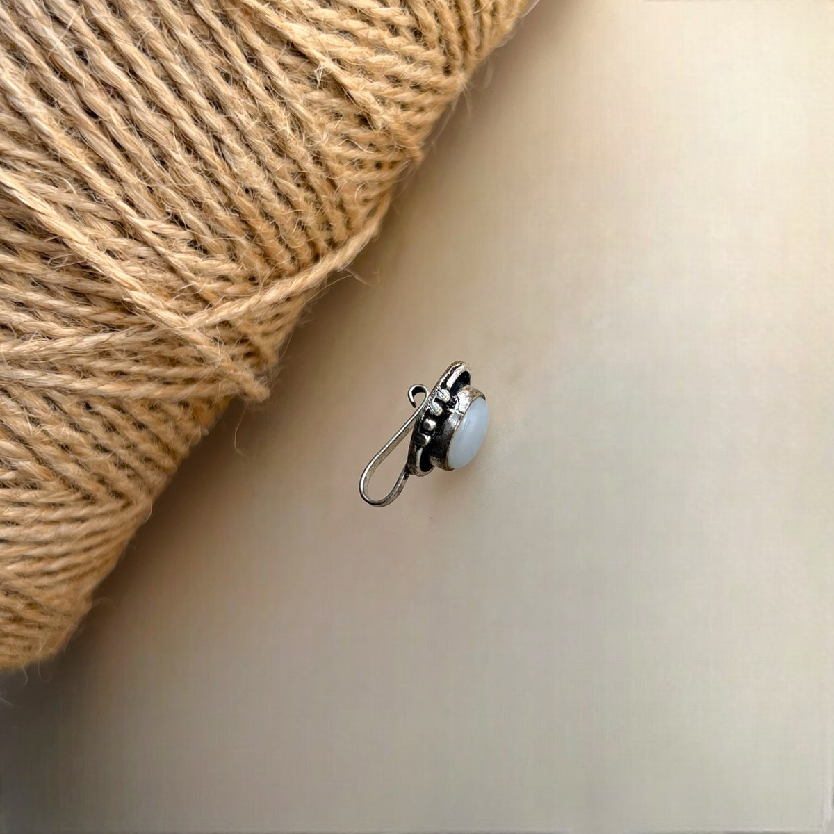 SWATY TWEET SEMI PRESICIOUS CLIP ON NOSE STUDS NS28