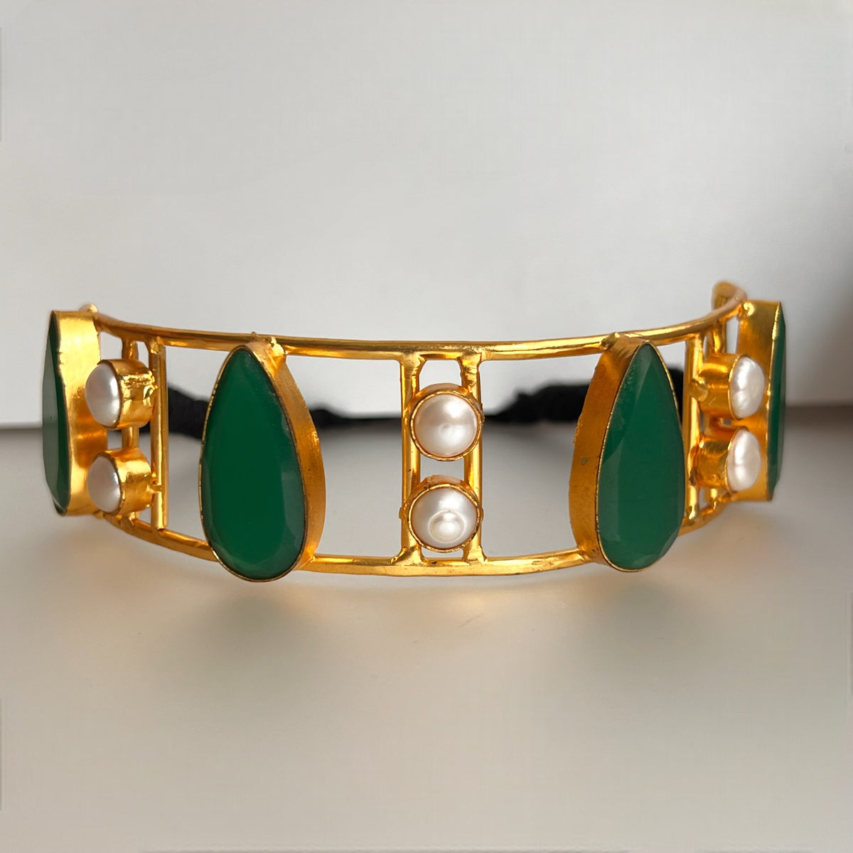 RIMA EMERALD AND PEARL BIJOUX PREMIUM AND EXCLUSIVE HANDMADE CHOKER / HASLI  WITH EARRINGS CH50