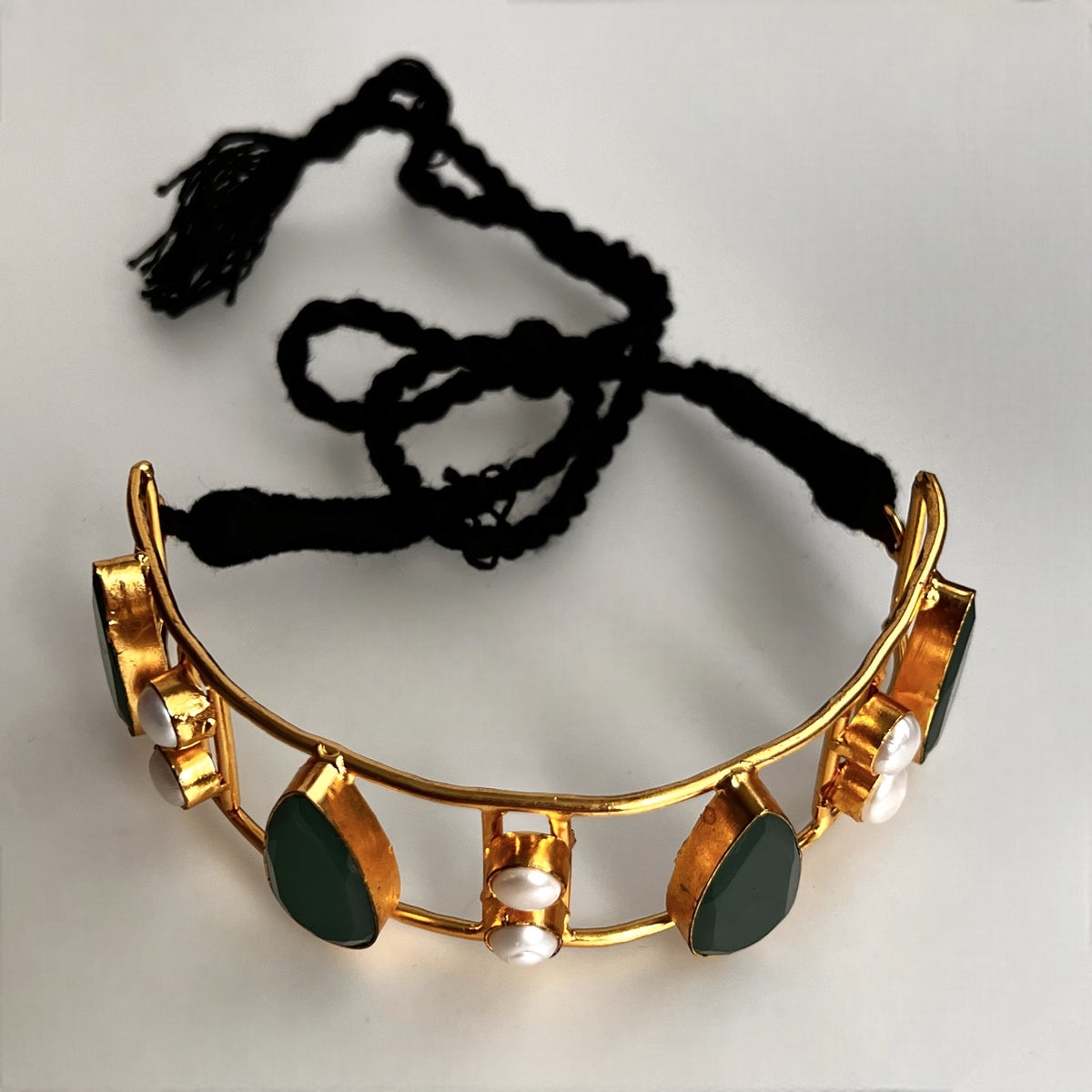 RIMA EMERALD AND PEARL BIJOUX PREMIUM AND EXCLUSIVE HANDMADE CHOKER / HASLI  WITH EARRINGS CH50