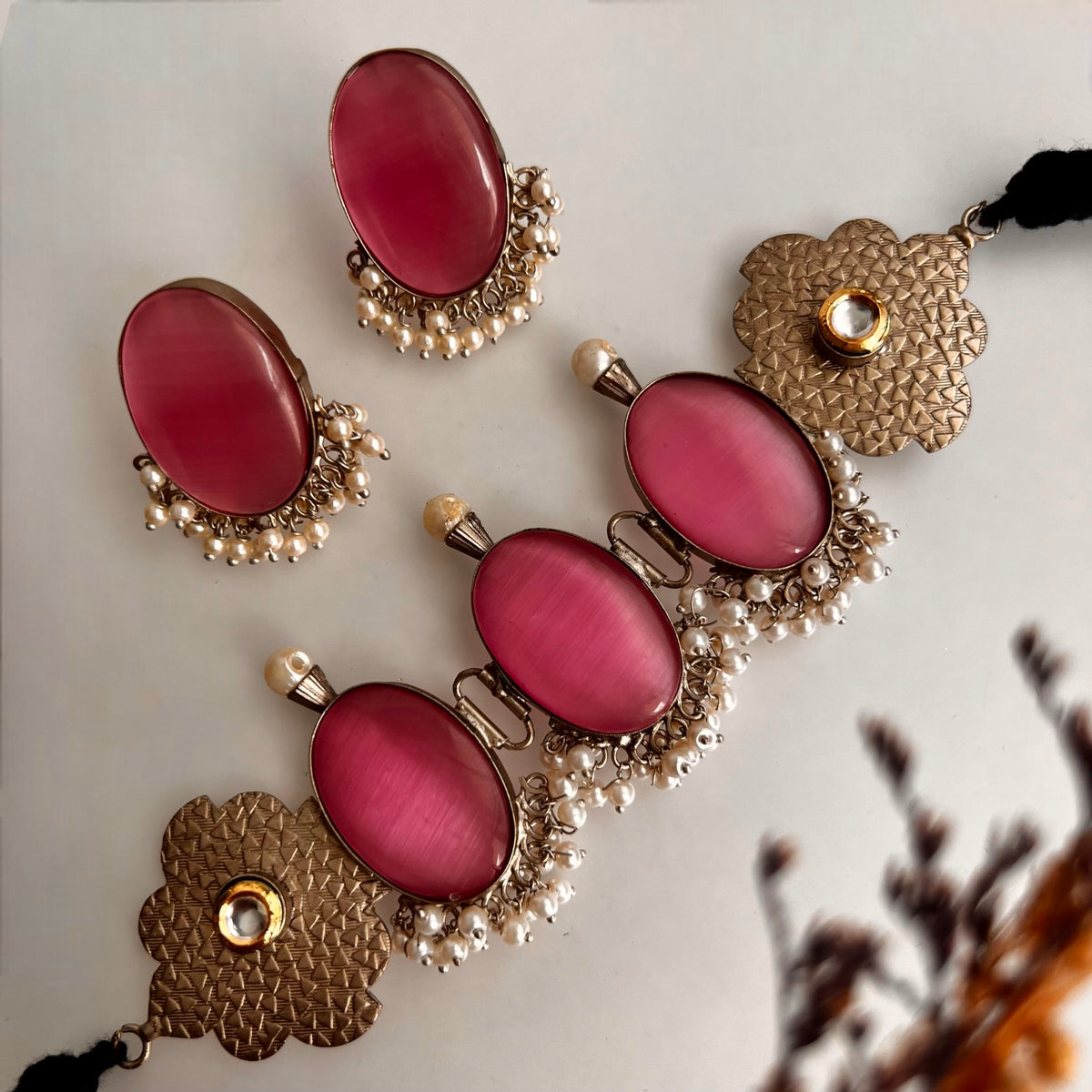 KATHIRA BIJOUX PREMIUM AND EXCLUSIVE HANDMADE CHOKER WITH EARRINGS CH60