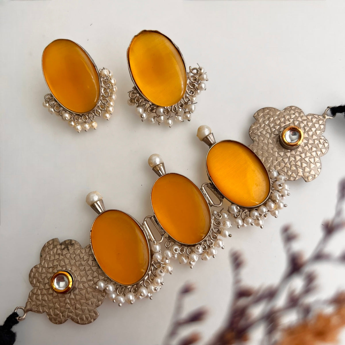 KATHIRA BIJOUX PREMIUM AND EXCLUSIVE HANDMADE CHOKER WITH EARRINGS CH60