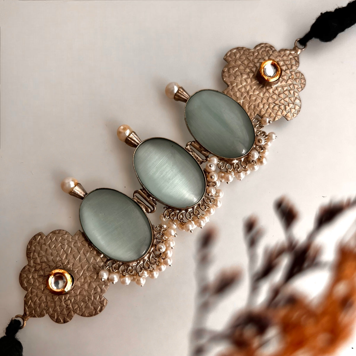 KATHIRA BIJOUX PREMIUM AND EXCLUSIVE HANDMADE CHOKER WITH EARRINGS CH60