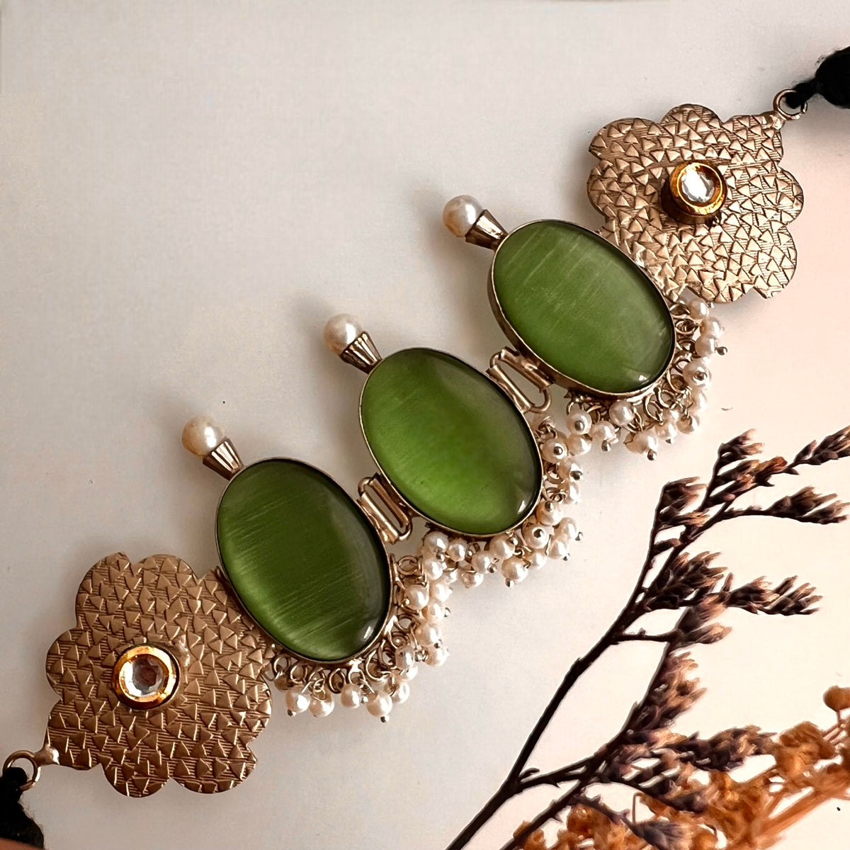 KATHIRA BIJOUX PREMIUM AND EXCLUSIVE HANDMADE CHOKER WITH EARRINGS CH60