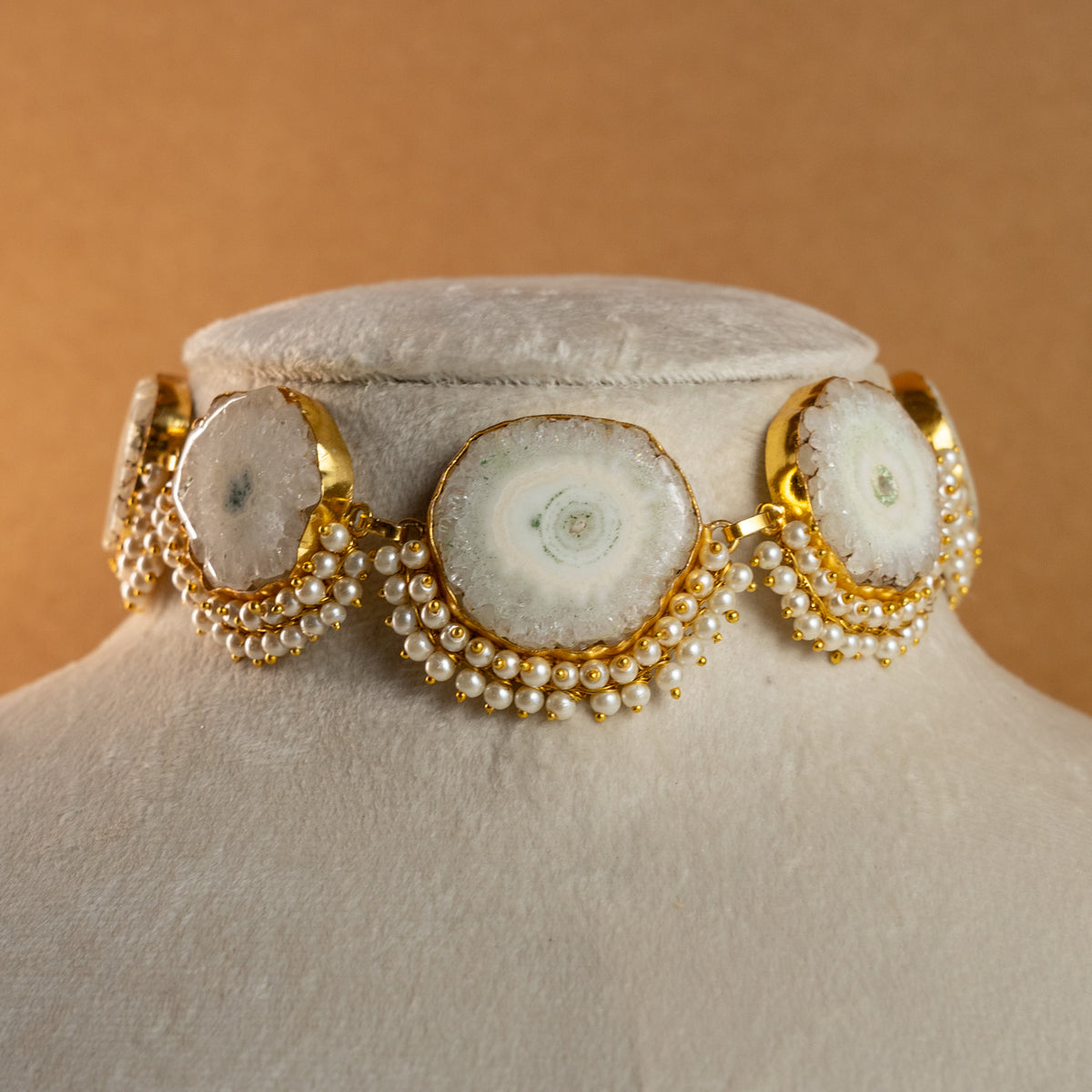 AINARA NATURAL AGATE STONE HANDMADE CHOKER ,EARRINGS ,BRACELET AND STUD CH316