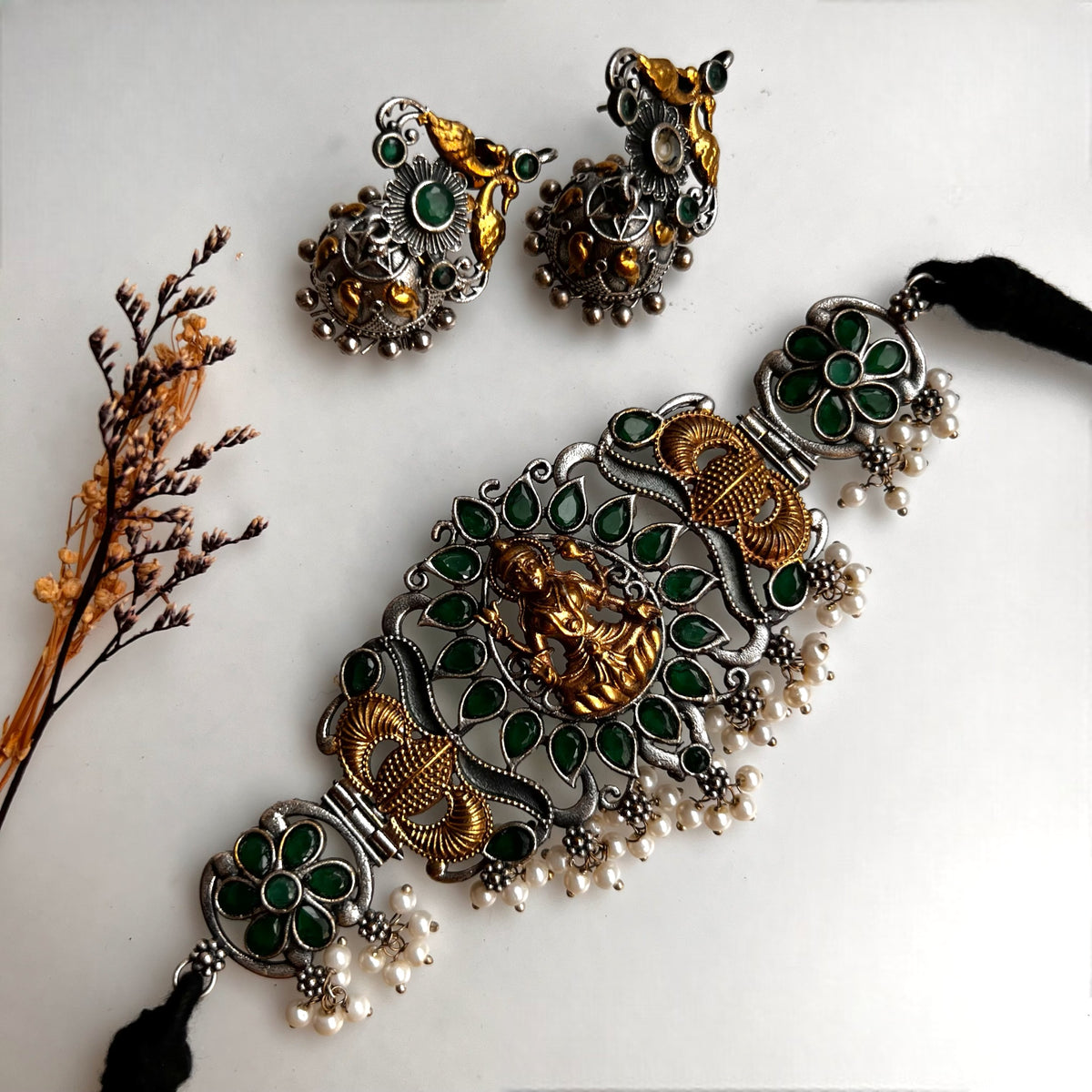 NITHAYA BIJOUX PREMIUM AND EXCLUSIVE RAW AND RUSTIC SEMI HANDMADE CHOKER WITH EARRINGS CH99