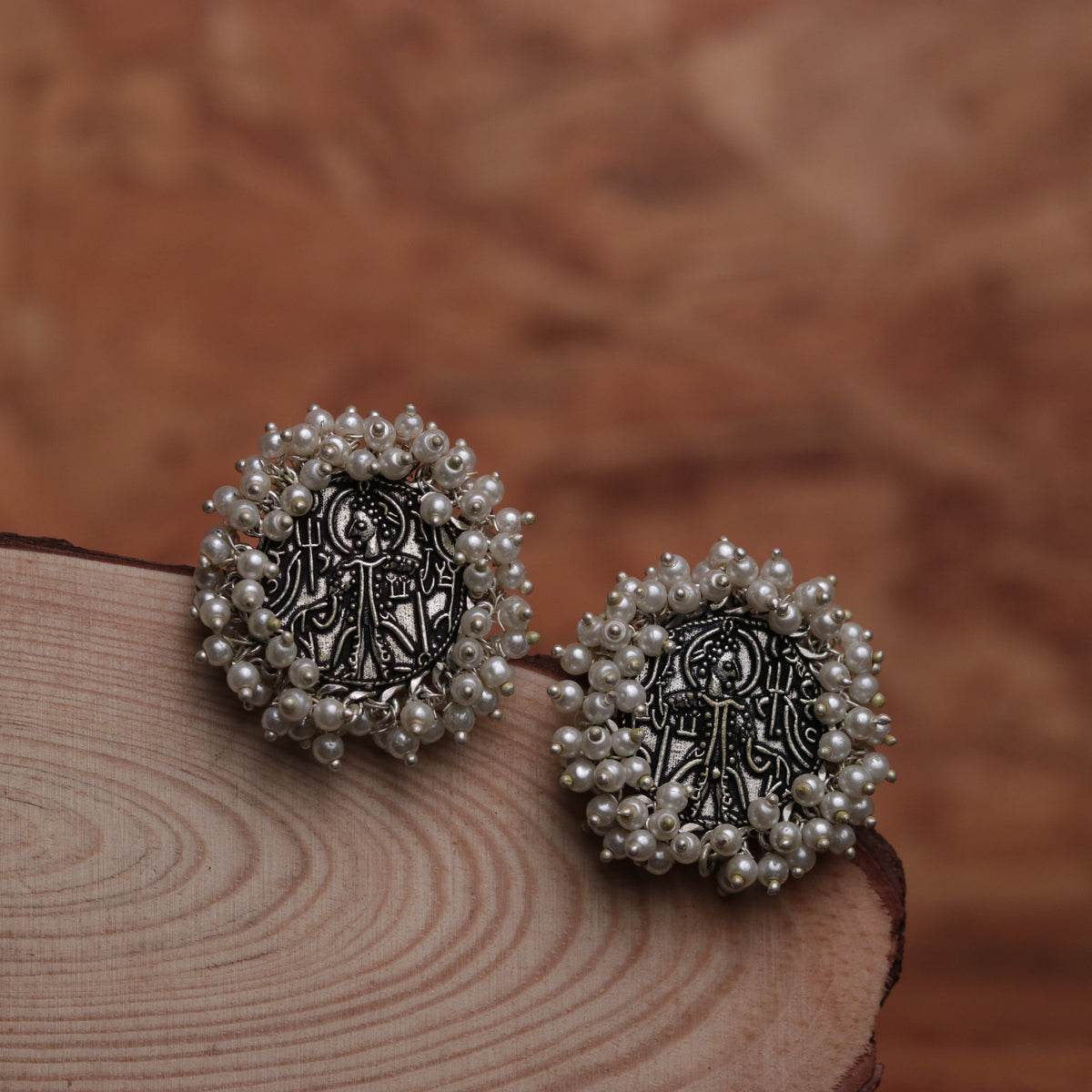 AFRO ANTIQUE CHARISMA OXIDIZED STUDS ER44