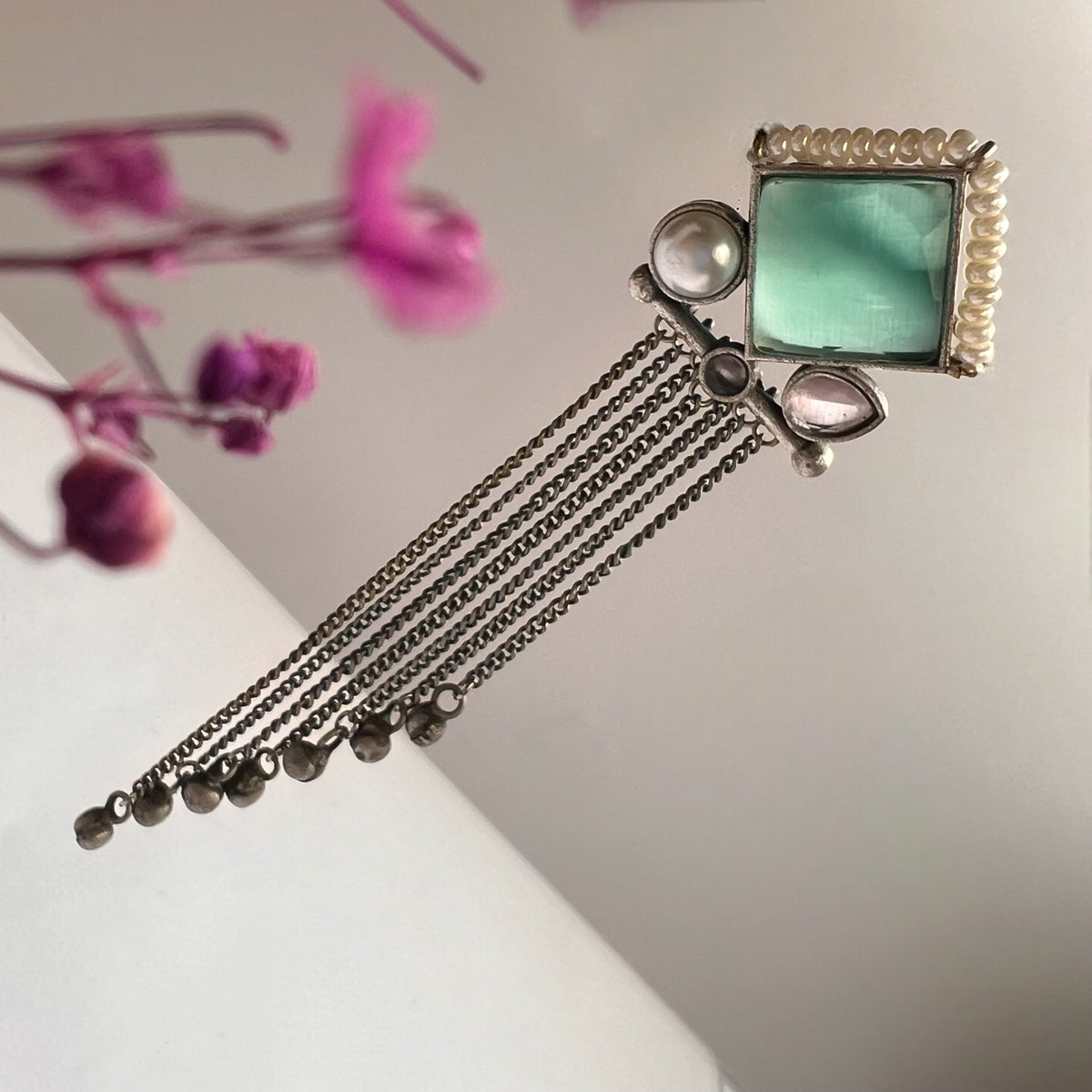 FALLA WALL SILVER LOOK ALIKE SEMI-HANDMADE EARRING ER641