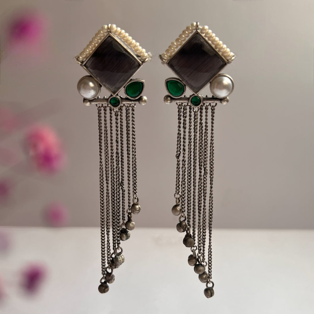 FALLA WALL SILVER LOOK ALIKE SEMI-HANDMADE EARRING ER641