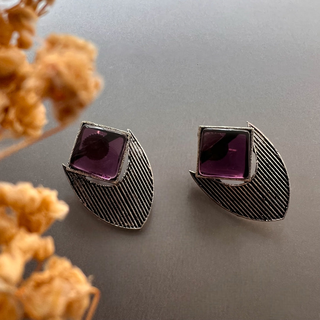SQUARE GEMMI MONOLISA OXIDIZED STUDS ER128