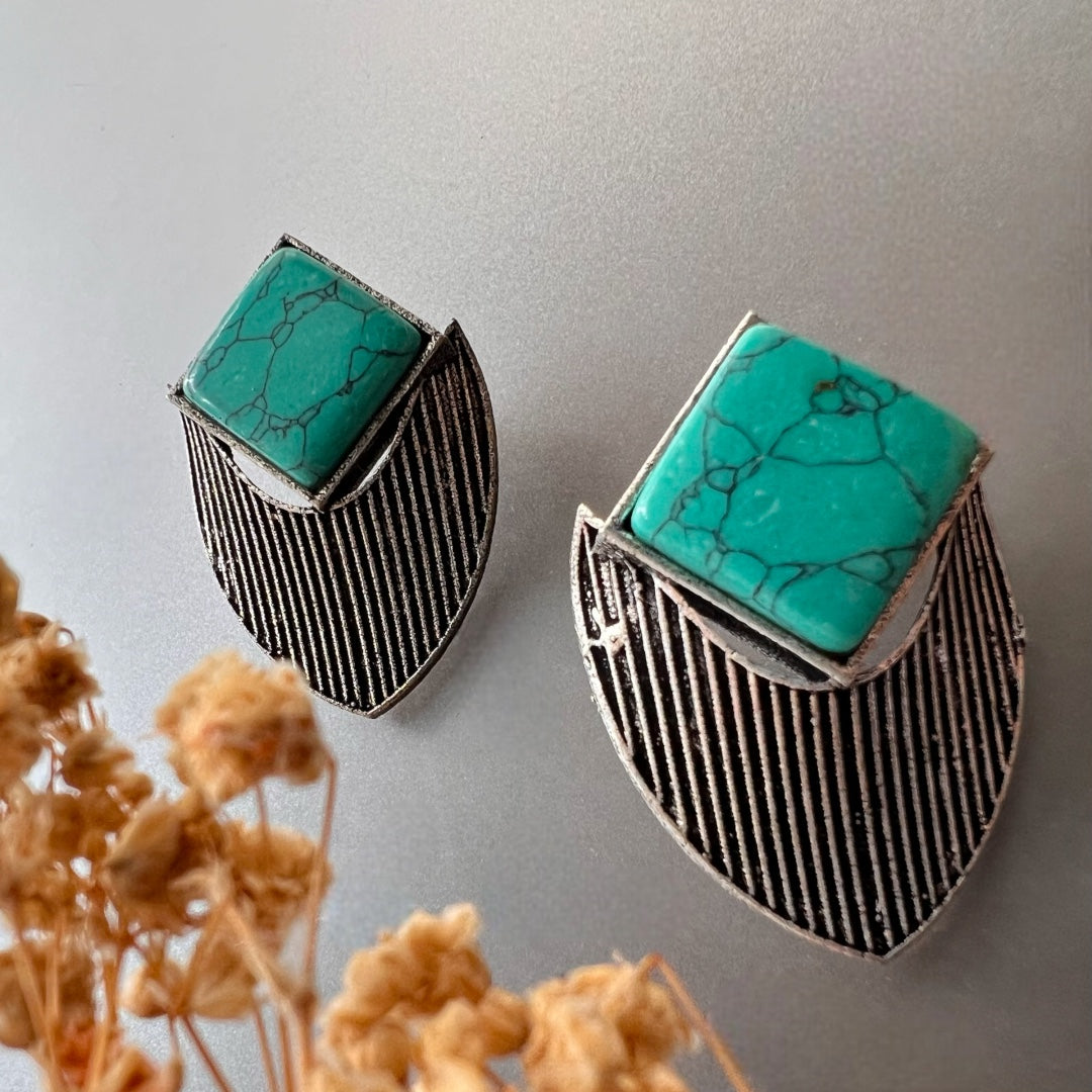 SQUARE GEMMI MONOLISA OXIDIZED STUDS ER128