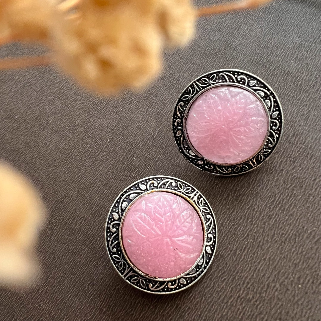 CLASSIC DAISY CARVING STONE STUD ER127