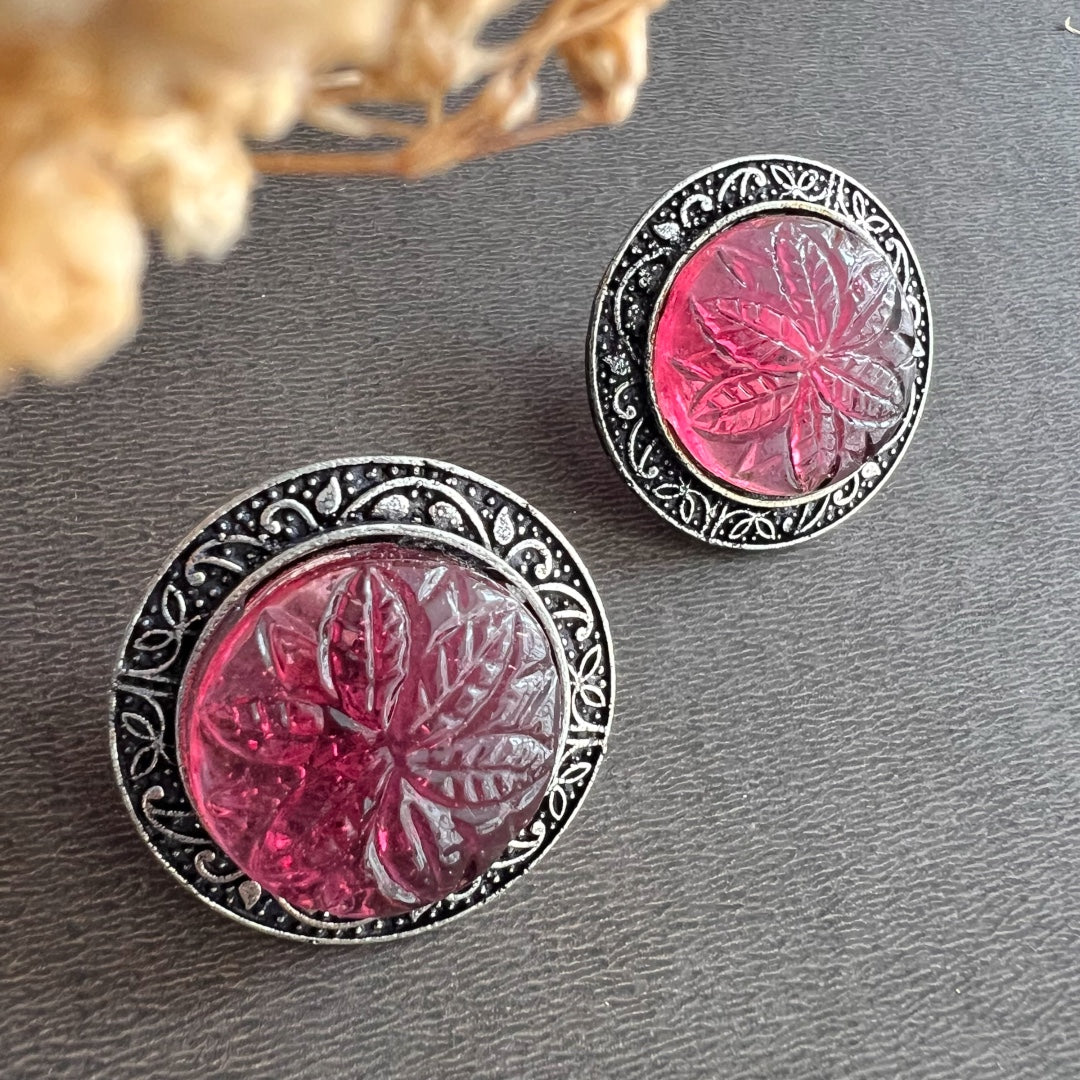 CLASSIC DAISY CARVING STONE STUD ER127