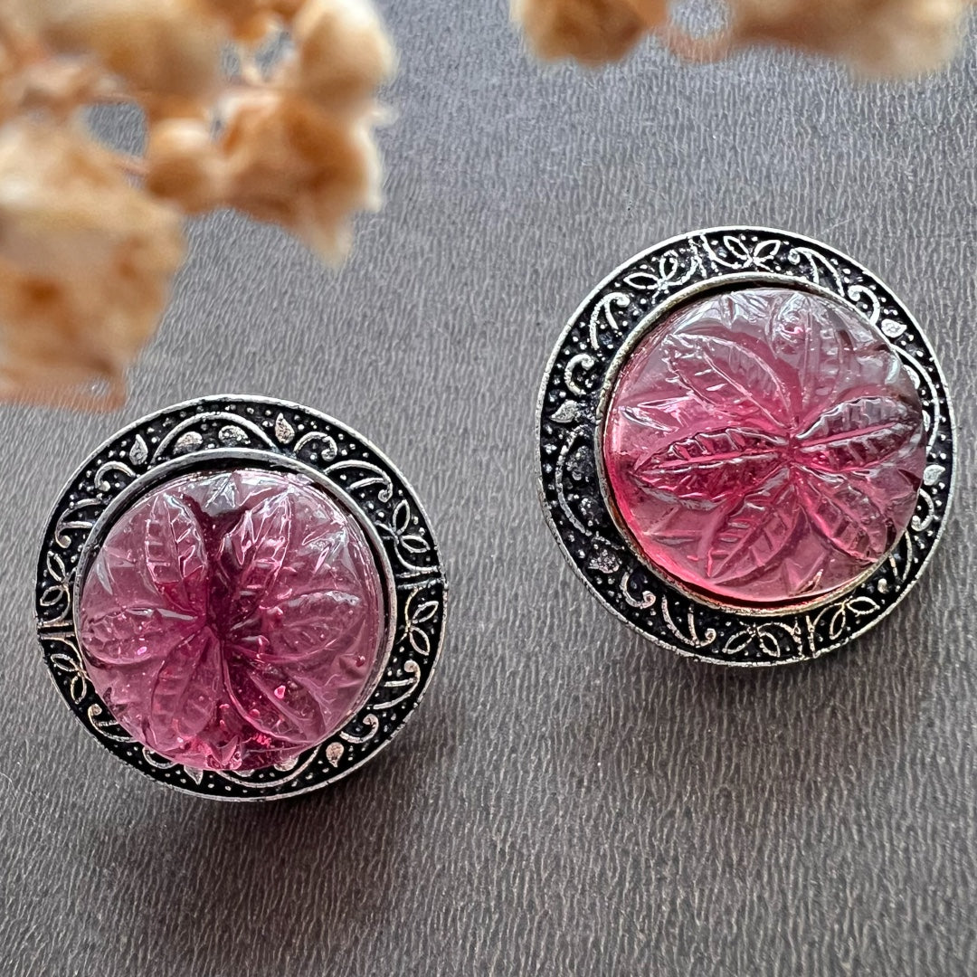 CLASSIC DAISY CARVING STONE STUD ER127