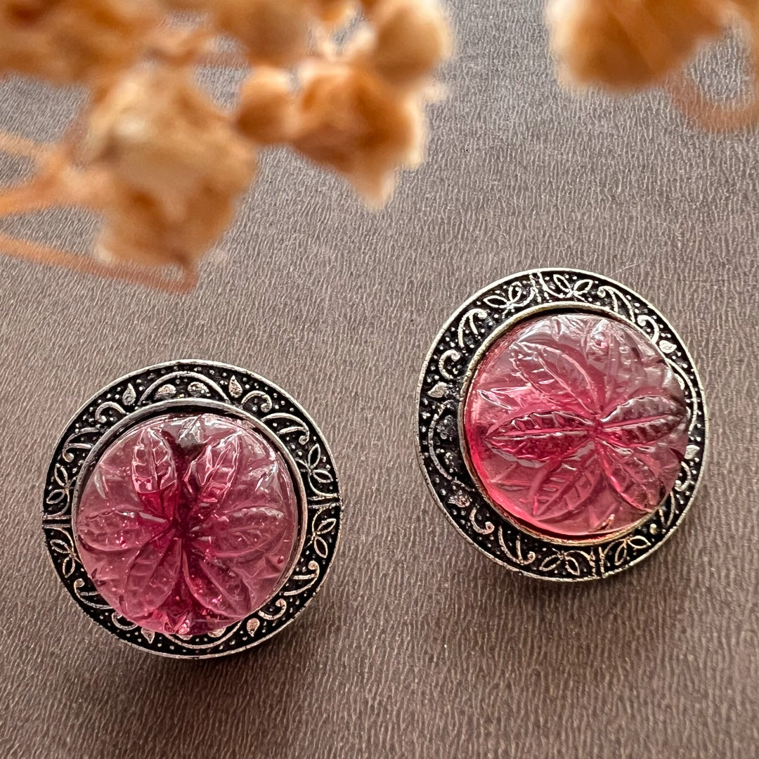 CLASSIC DAISY CARVING STONE STUD ER127