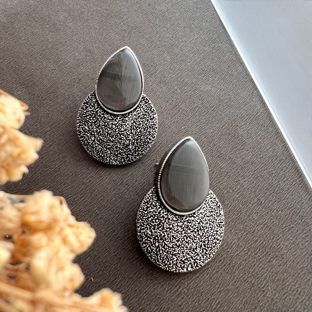 LITTLE DIVA MONOLISA STUDS OXIDIZED ER126