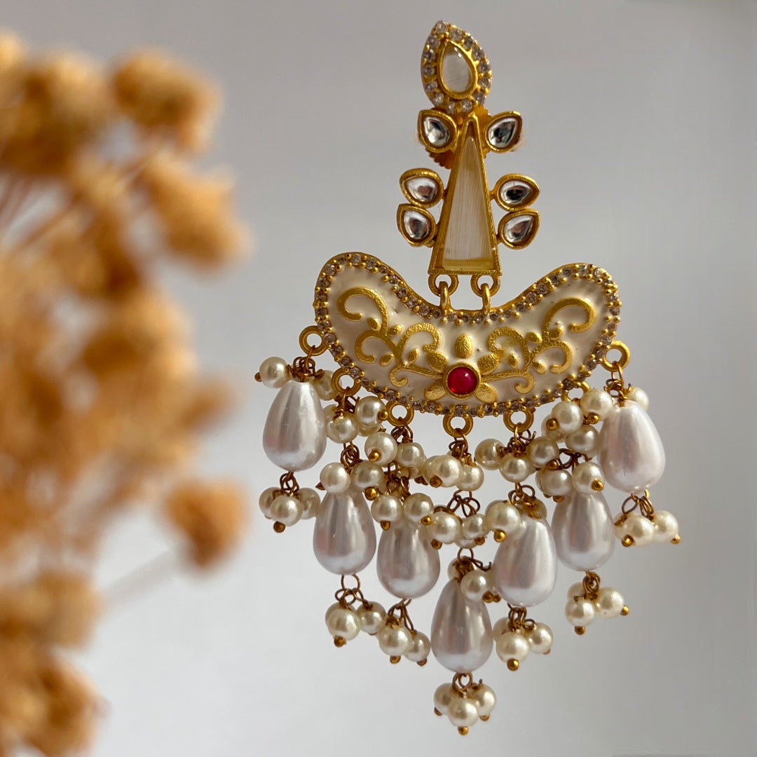 CUDDLEBUG SEMI HANDMADE MONOLISA GOLD-TONED EARRING-ER157