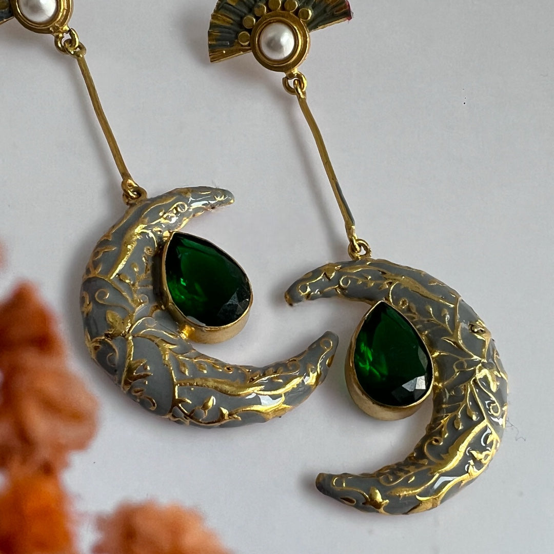 COOKIE MOON SEMI HANDMADE MONOLISA GOLD-TONED EARRING-ER154