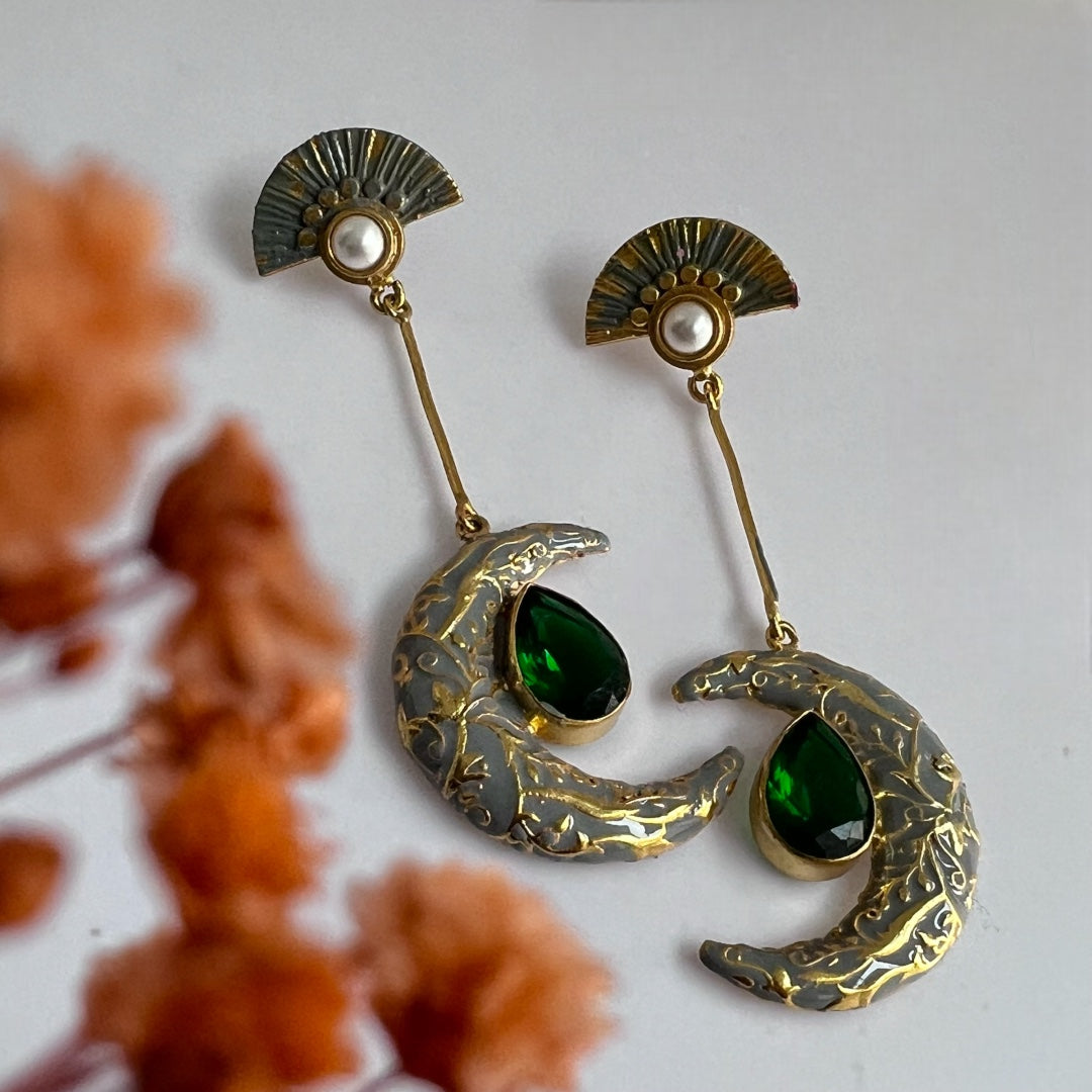 COOKIE MOON SEMI HANDMADE MONOLISA GOLD-TONED EARRING-ER154