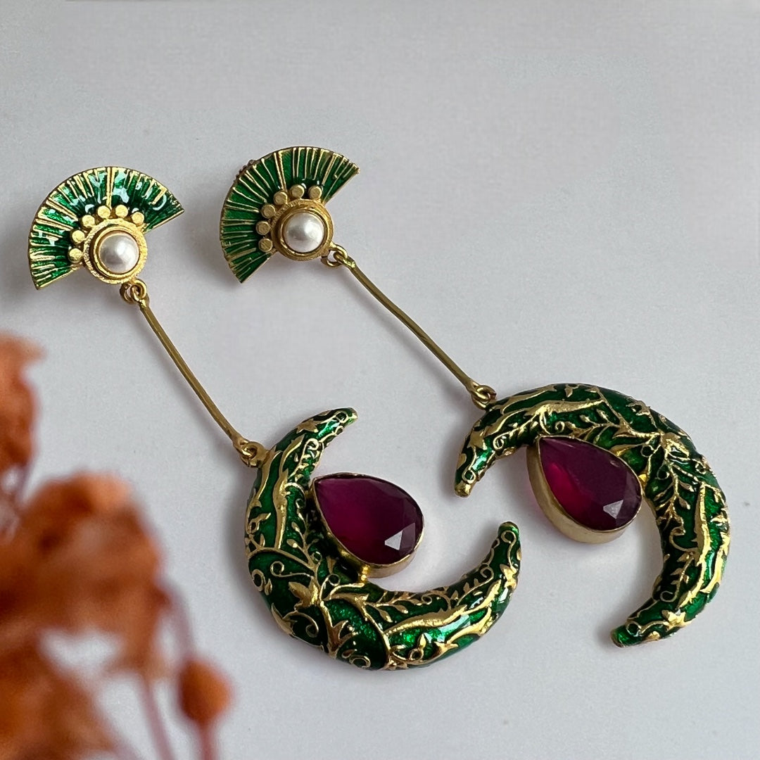 COOKIE MOON SEMI HANDMADE MONOLISA GOLD-TONED EARRING-ER154