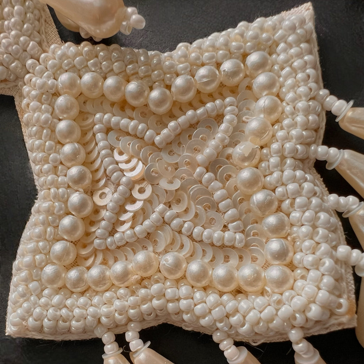 HANA FABRIC AND BEADS HANDMADE  EARRINGS/DANGLER ER541