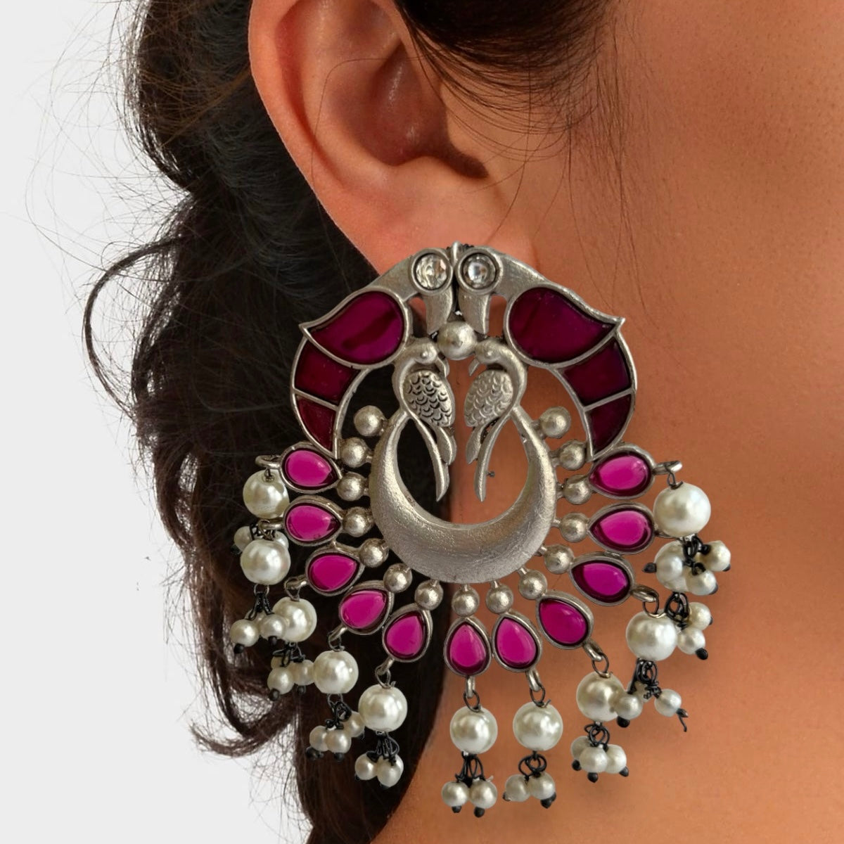 PEA FEATHER SILVER LOOK ALIKE HANDMADE EARRINGS ER524