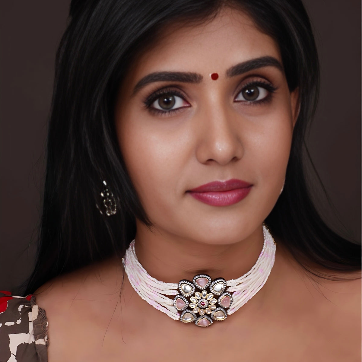 ELLIE BIJOUX PREMIUM AND EXCLUSIVE SEMI HANDMADE CHOKER WITH EARRINGS CH109