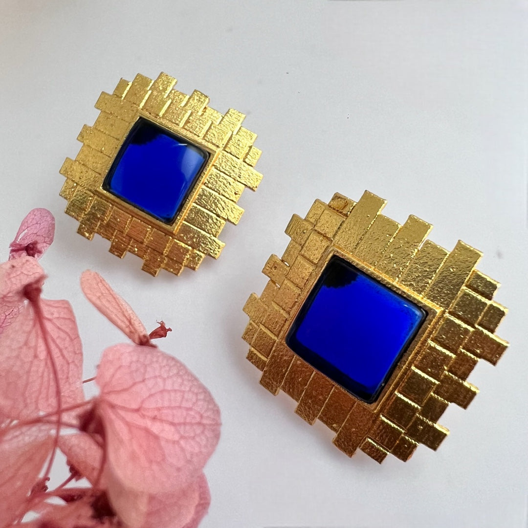 BOXED BRILLIANCE SEMI HANDMADE MONALISA STUDS ER167