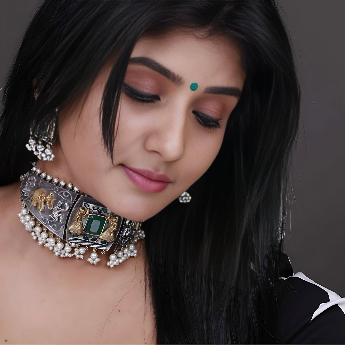 SUGIR BIJOUX PREMIUM DUAL TONED SEMI HANDMADE CHOKER WITH EARRINGS CH69