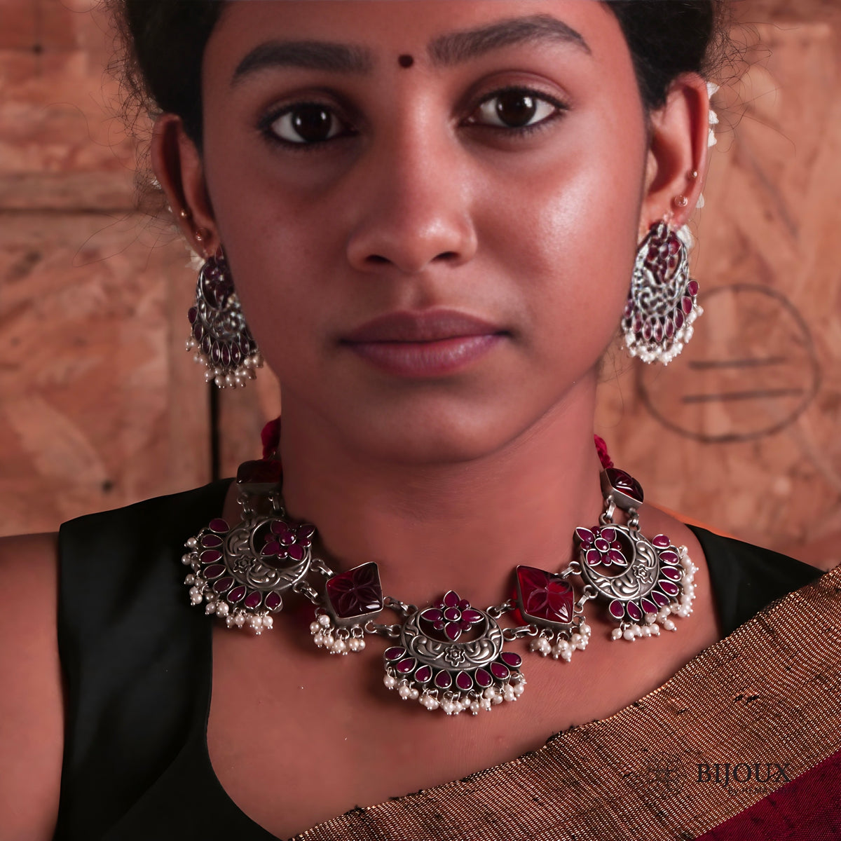 ODIYA BIJOUX PREMIUM AND EXCLUSIVE HANDMADE CHOKER WITH EARRINGS CH83