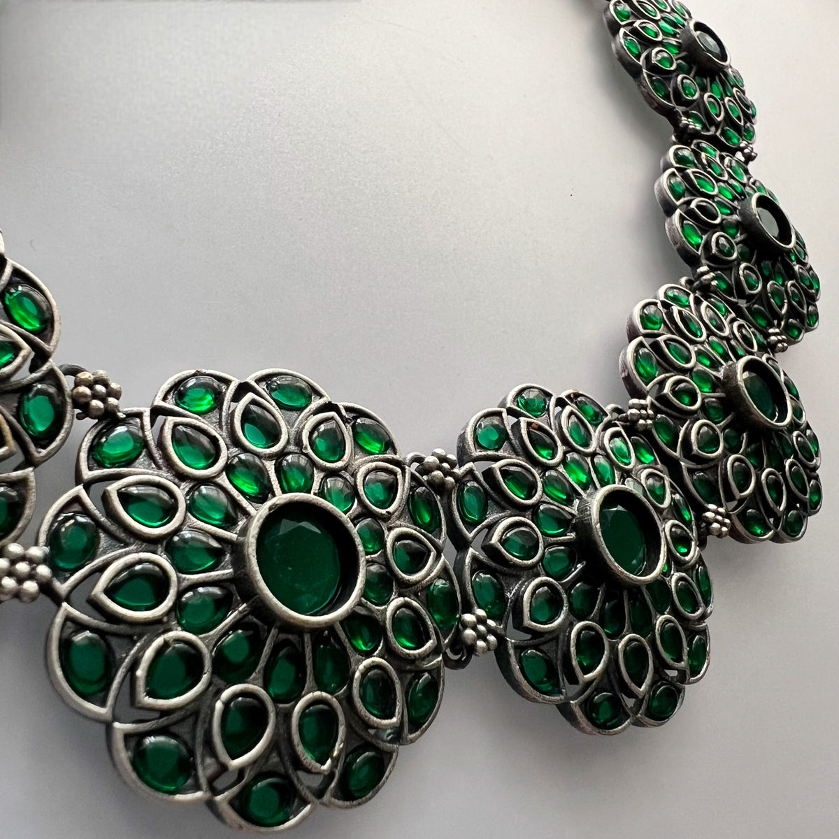 BRUNDHA FAUX SILVER SEMI HANDMADE ANTIQUE NECKPIECE/NECKLACE WITH EARRING NL262