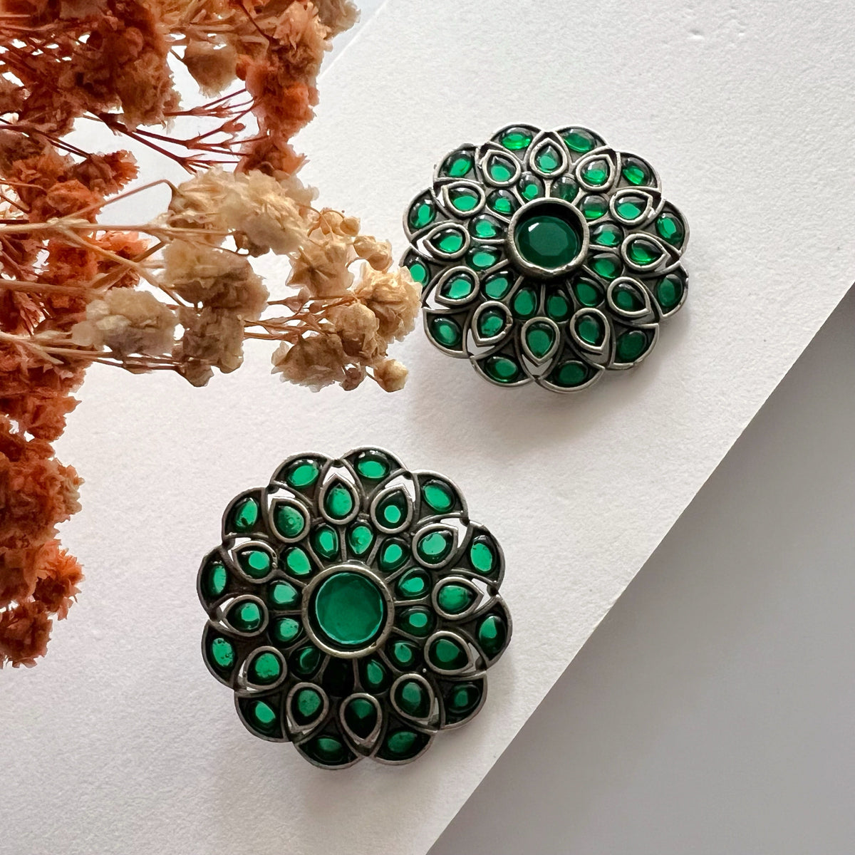 BRUNDHA FAUX SILVER SEMI HANDMADE ANTIQUE NECKPIECE/NECKLACE WITH EARRING NL262