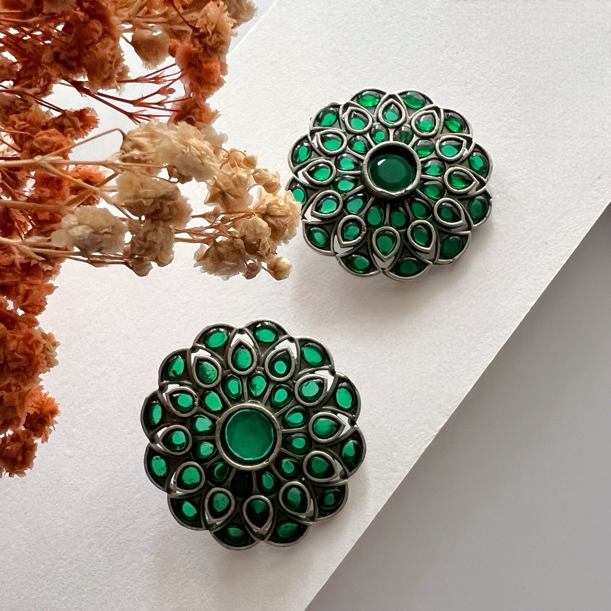 BRUNDHA FAUX SILVER SEMI HANDMADE ANTIQUE NECKPIECE/NECKLACE WITH EARRING NL262