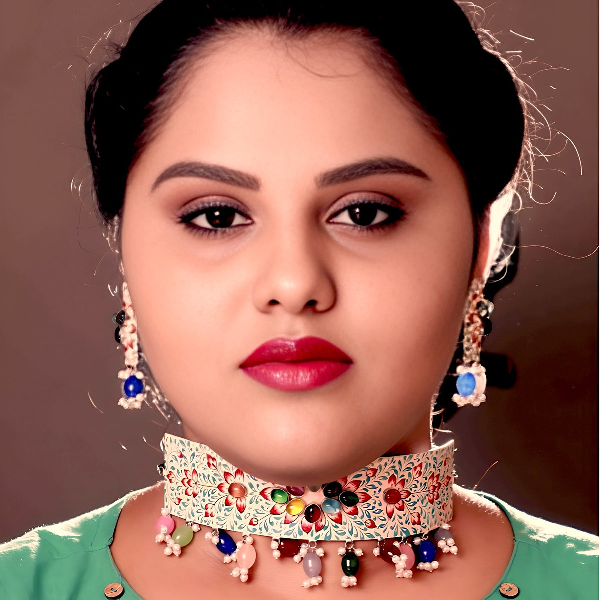 VIDHU HANDMADE HAMMERED UNSHAPED HAND PAINTED CHOKER WITH EARRINGS CH202
