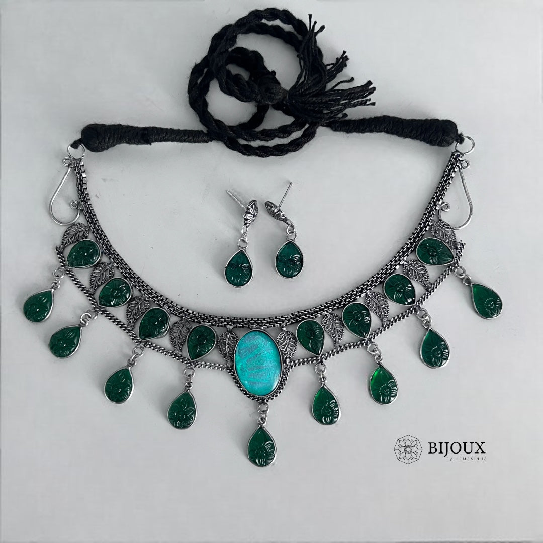 GLAM HANDMADE LIGHTWEIGHT CARVED STONE AND NATURAL GEM STONE SILVER LOOK ALIKE NECKLACE NL06