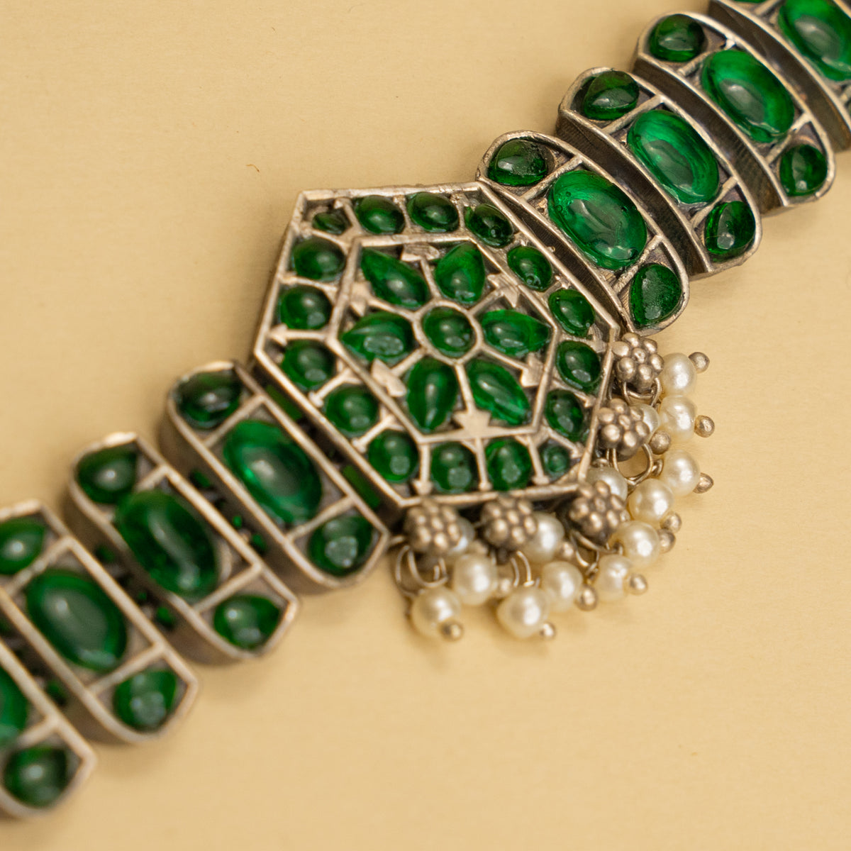 LILLIAN BIJOUX PREMIUM AND EXCLUSIVE HANDMADE CHOKER WITH EARRINGS CH129