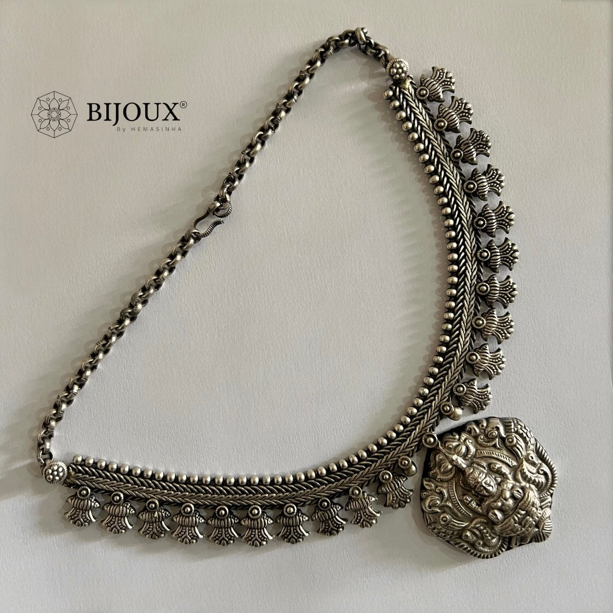 MRILANILI TEMPLE SEMI HANDMADE ANTIQUE SILVER TONED NECKLACE  NL292