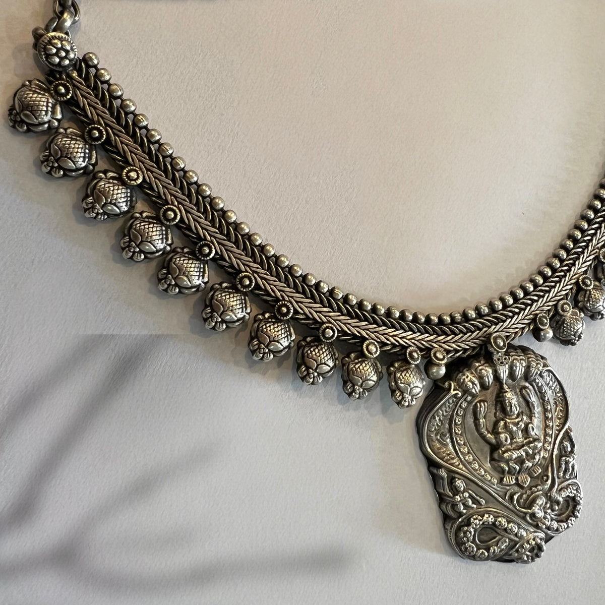 MRILANILI TEMPLE SEMI HANDMADE ANTIQUE SILVER TONED NECKLACE  NL292