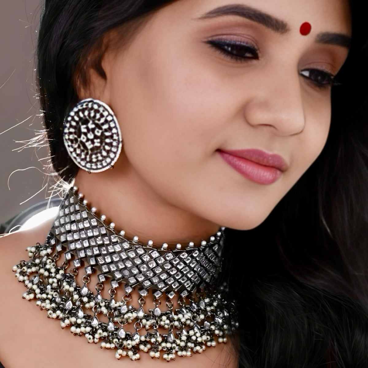 SHERAHE BLACK POLISH METAL CHOKER WITH EARRINGS CH339
