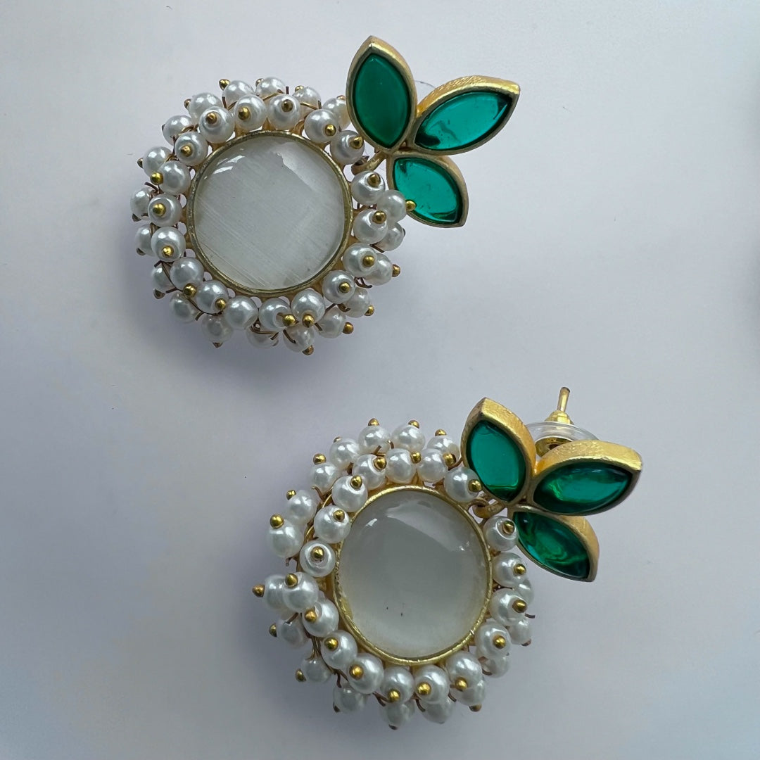 DAISY LEAF PEARL GOLD TONED SEMI HANDMADE STUDS  ER511