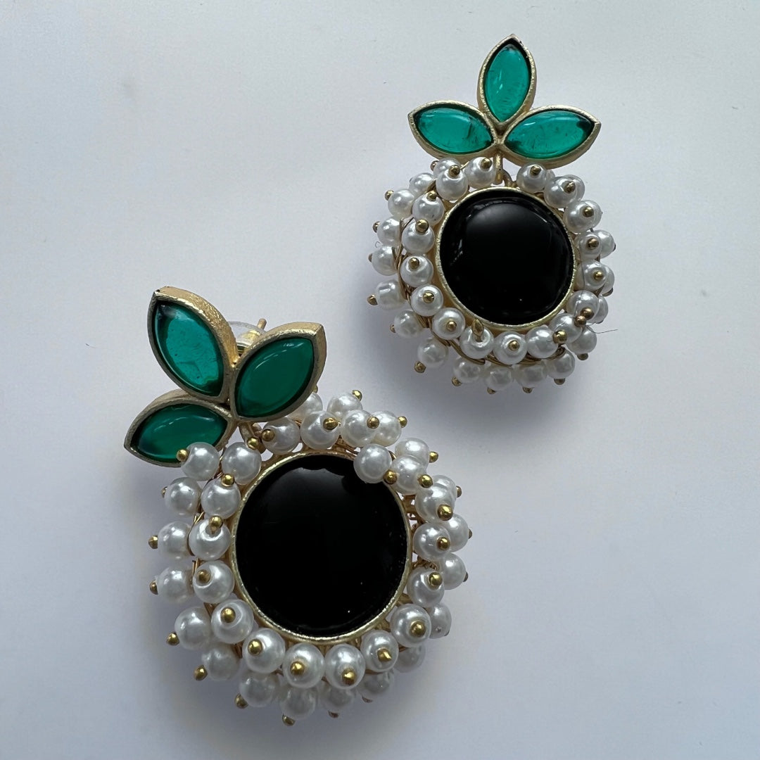 DAISY LEAF PEARL GOLD TONED SEMI HANDMADE STUDS  ER511