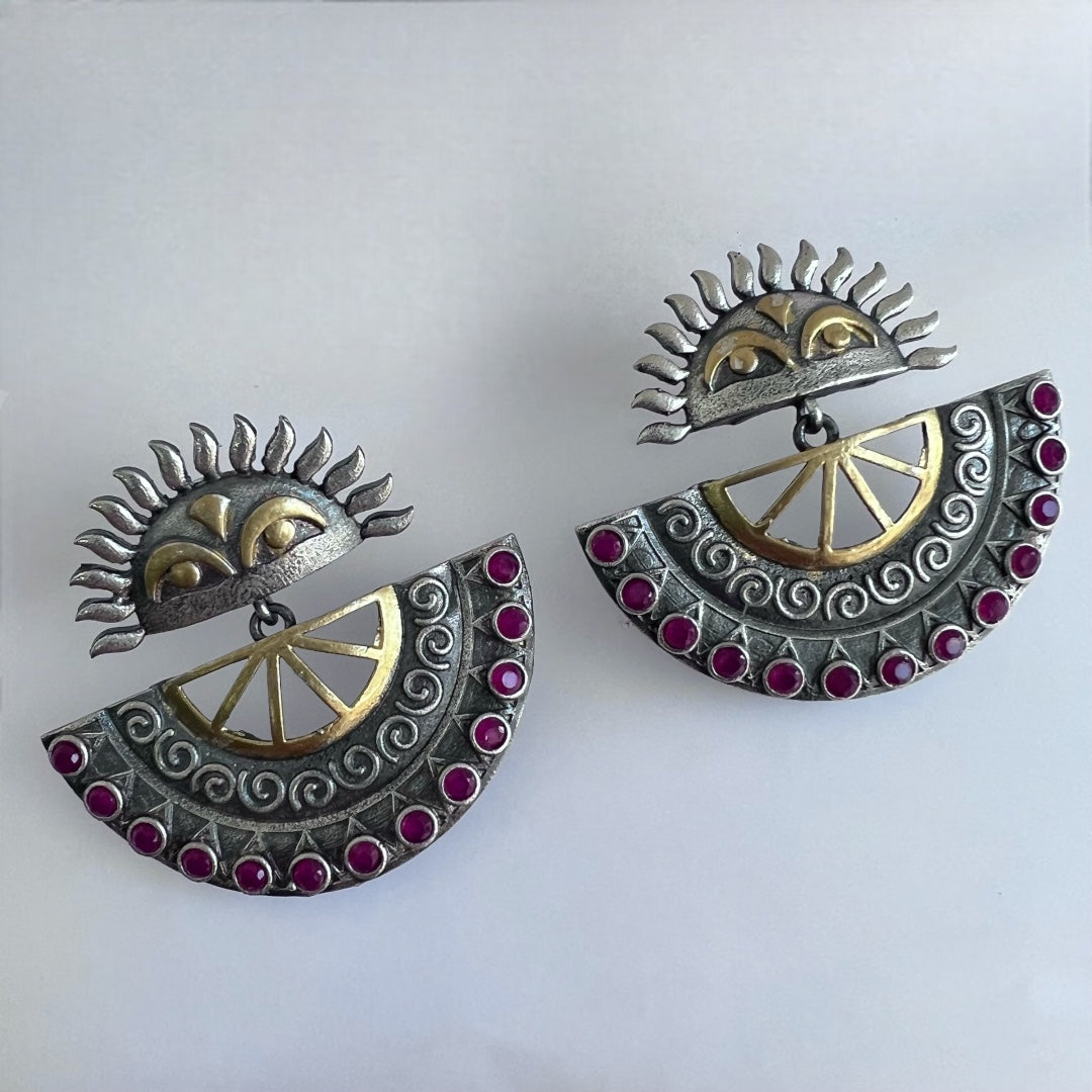 SURYAN AD STONES SILVER LOOK ALIKE DUAL TONE SEMI-HANDMADE STUD ER196